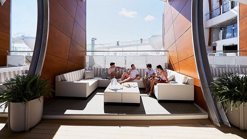 Cabanas & alcoves