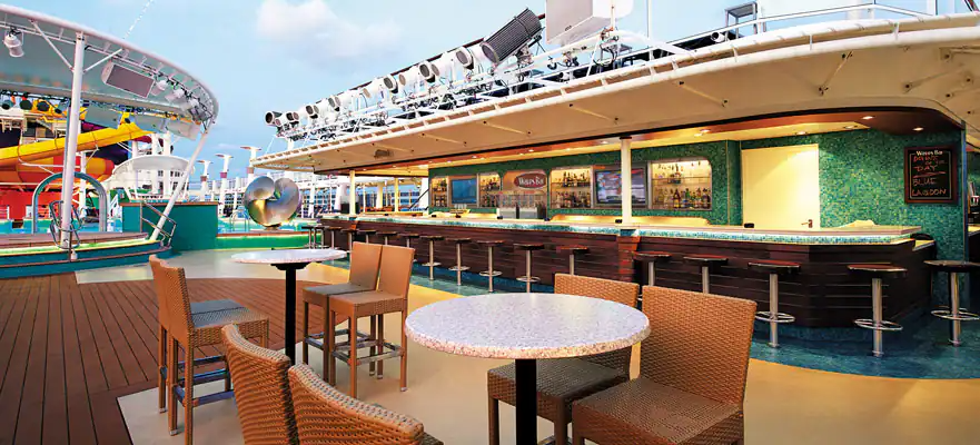 Waves pool bar
